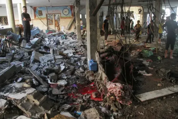 Les ruines de l'école à Gaza après l'attaque israélienne, ayant servi de refuge à des centaines de personnes.